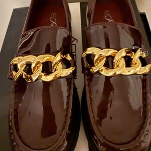 Women’s Patent Leather Chain-Accent Loafers in burgundy